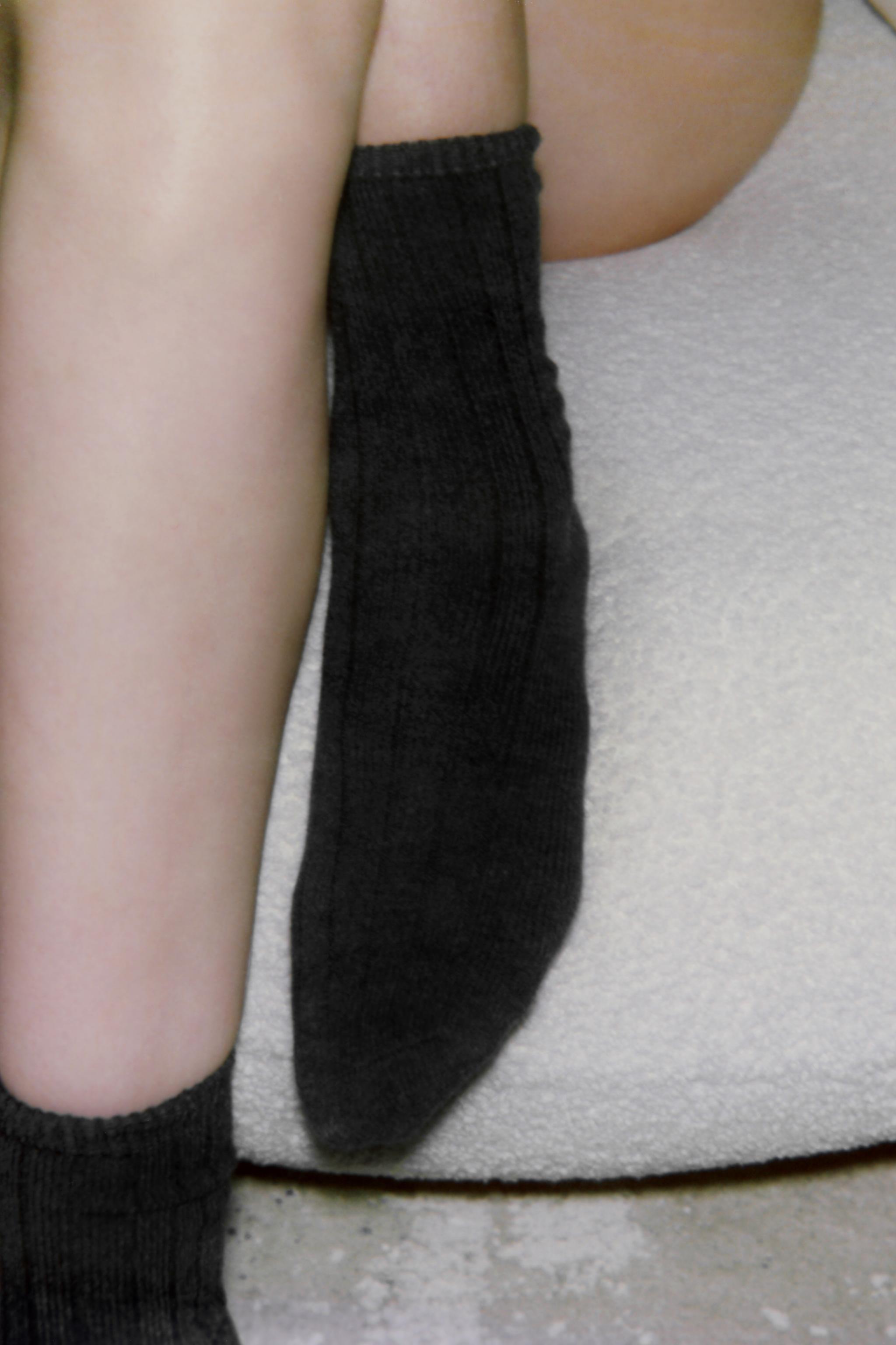 BASIC RIBBED SOCKS
